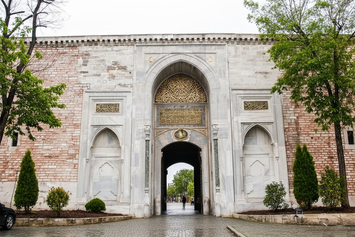 Bab-ı Hümayun - Imperial Gate of Topkapi Palace